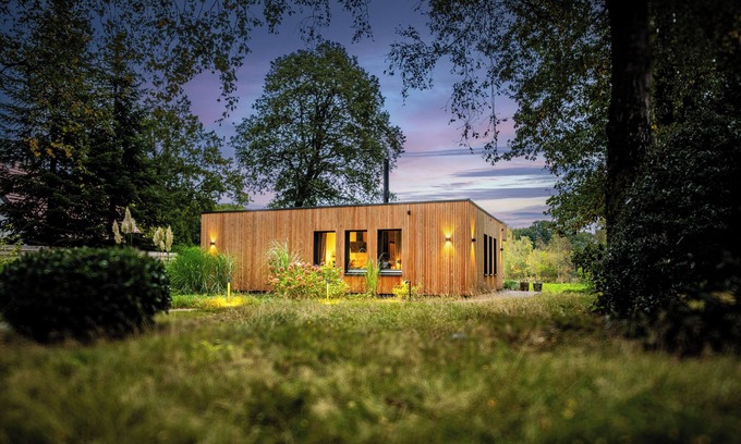 Uelsen House | "Waldhaus an der Wiese" with fantastic views + wallbox + sauna + stove