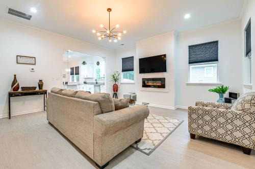 Hogansville House | Walk to Downtown! Modern Hogansville Home with Patio