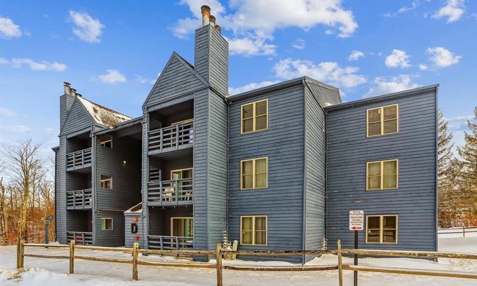 Timberline Condo | Walk to the lift at Timberline Mt. Welcome to Slope Side Delight!