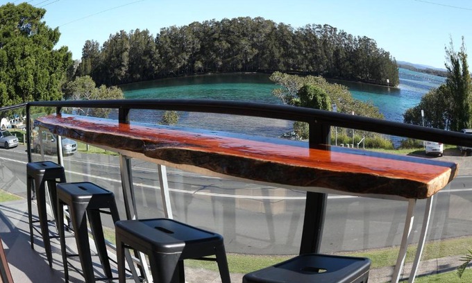 Forster Apartment | Wallis View 13