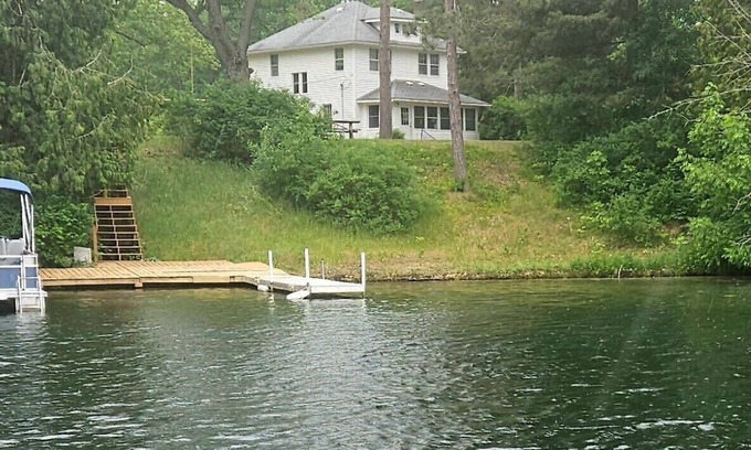 Mesick House | Warm and relaxing 100 year old waterfront house with dock is waiting for you!
