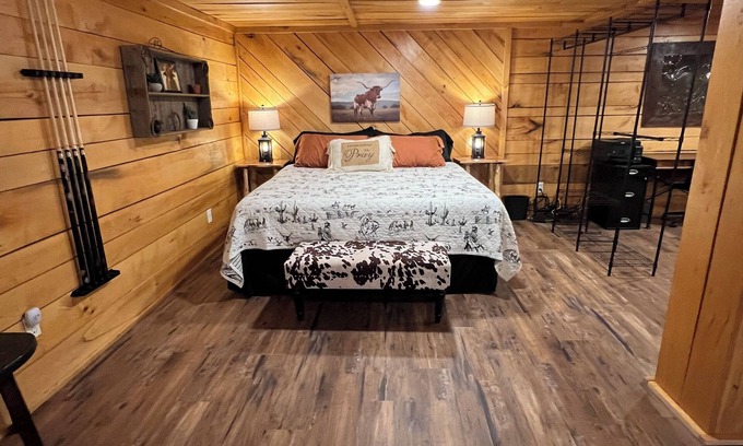 Emory House | Welcome to the Bunkhouse!
