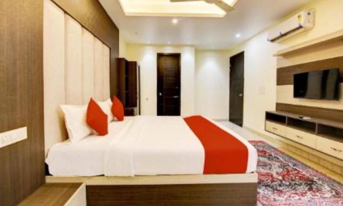 Greater Noida Hotel | White House By GRB