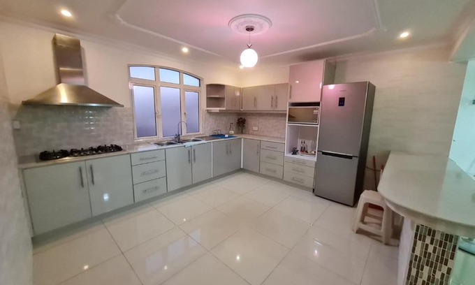 Quatre Bornes House | White Residence