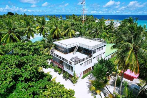 Himandhoo Hotel | White Sand