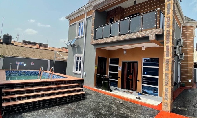 Sagamu Apartment | Why have little when you can have it all?!