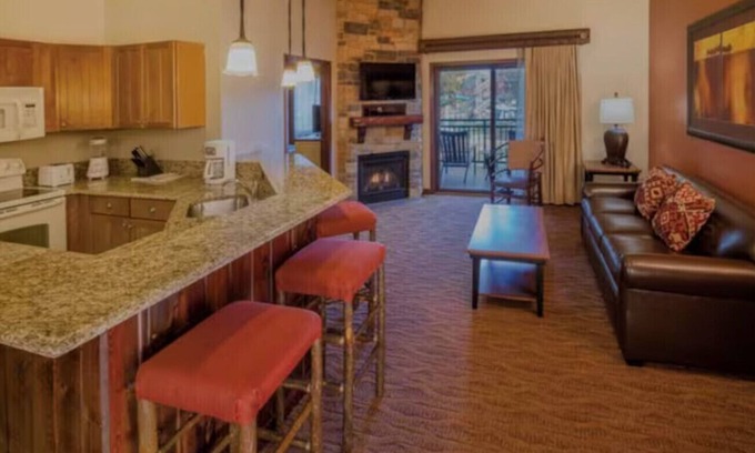 Lake Delton Apartment | Wilderness Resort - Deluxe Two-Bedroom Sleeps 8 with 8 wristbands