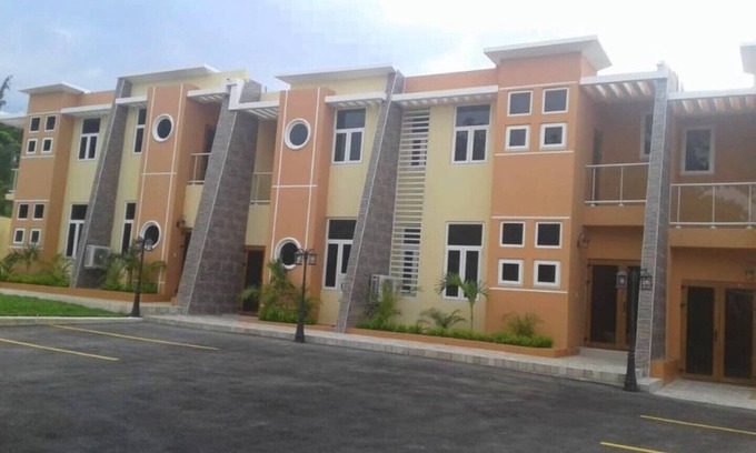 Port-au-Prince House | WISDOM IS READY TO SERVE YOU/FREE TRANSPORTATION AVAILABLE