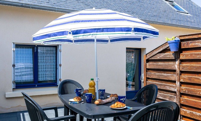 Plounevez-Lochrist House | Wonderful private villa for 4 guests with WIFI, TV and terrace