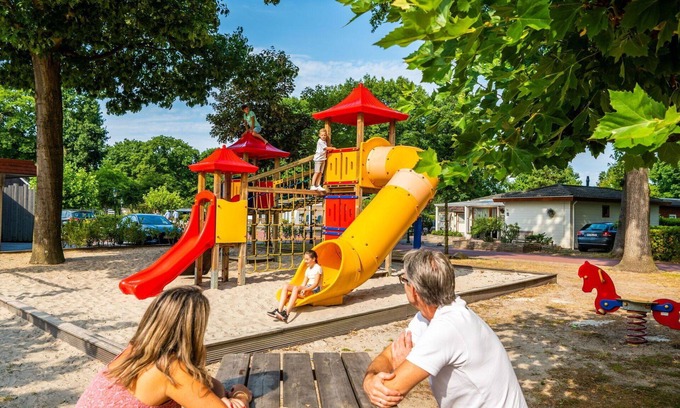Municipality of Echt-Susteren House | Wonderful private villa for 10 people with WIFI, pool, TV, terrace and parking