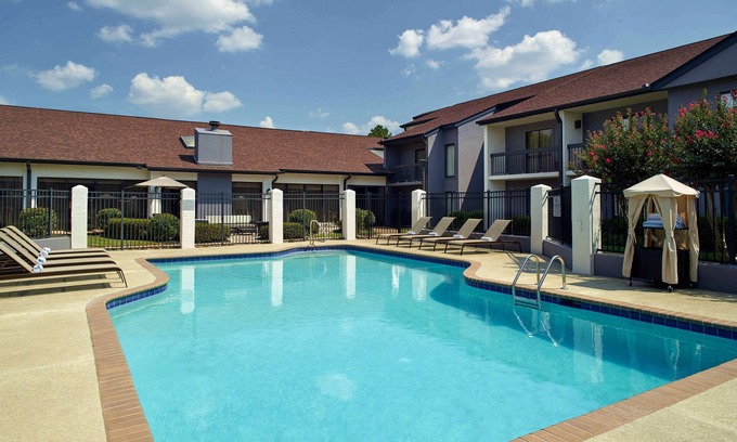 Norcross Hotel | Your Home Away From Home! 4 Relaxing Units, Pool, Free Parking, Pets Allowed