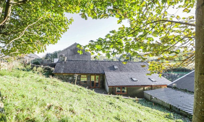 Ffestiniog House | Yr Hen Dy