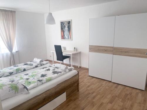 Lubeck City Centre Apartment | Zentrale 2-Zimmer Wohnung in Altstadt & Bahnhofsnähe (überdachte Gartenterasse)