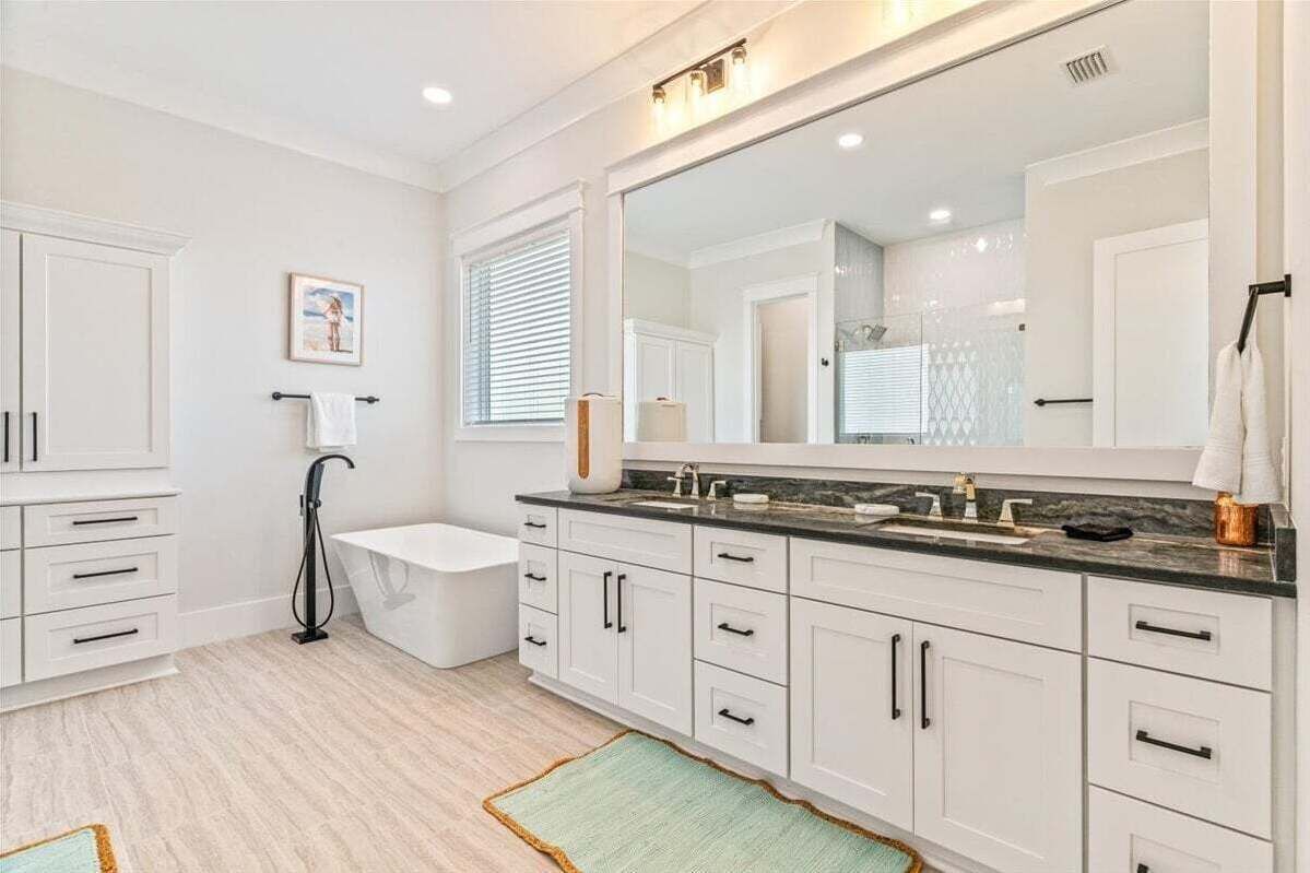 Photo of Bathroom in Navarre Beach