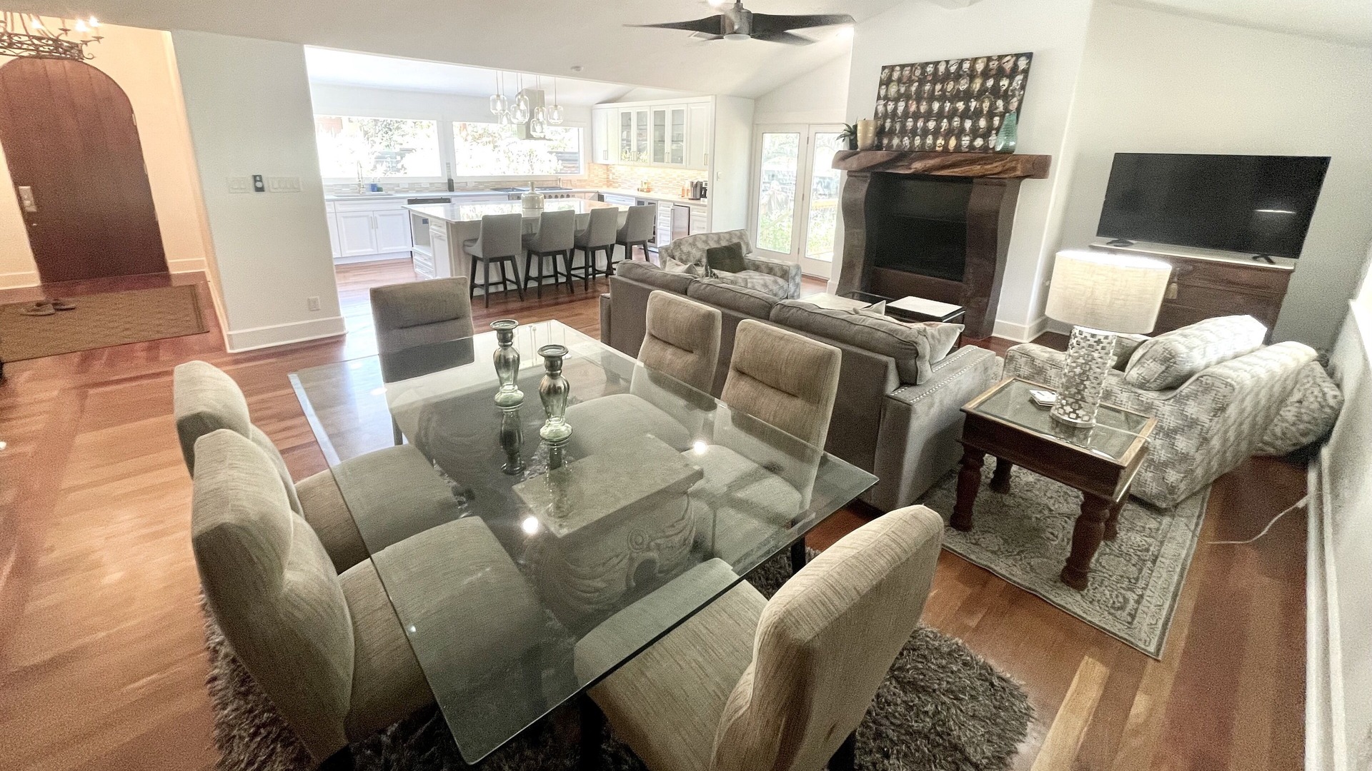 Photo of Livingroom in South River City