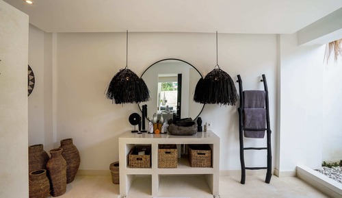 Basic Villa, Multiple Beds