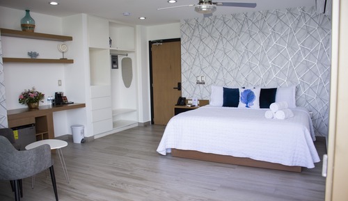 Luxury Room, 1 King Bed