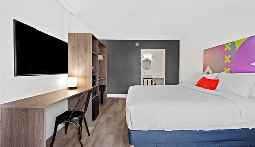 Suite, 1 King Bed, Non Smoking