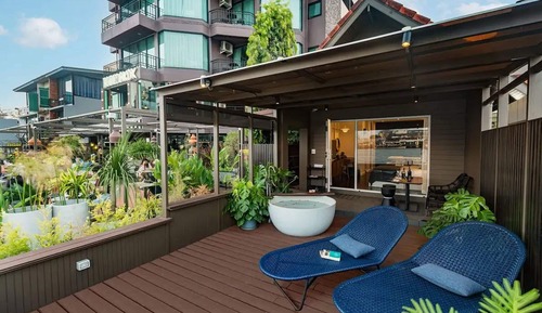 Villa, River View