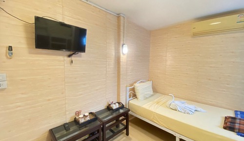 Room, Women only, Non Smoking, Shared Bathroom