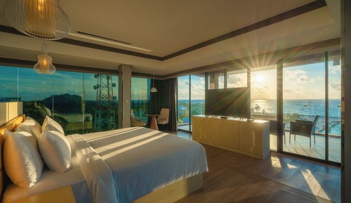 Pent House with Terrace & 360 Degree view of Ocean