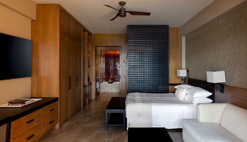 Suite, 1 King Bed with Sofa bed, Non Smoking, Balcony (Oceanfront)