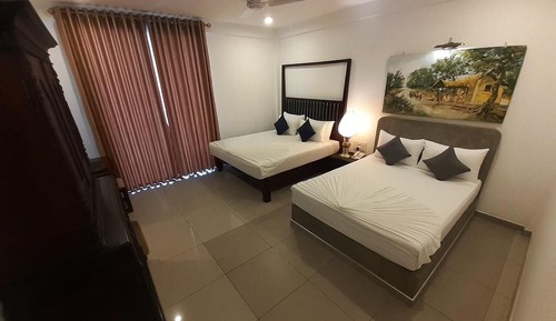 Deluxe Family Room - Pool View