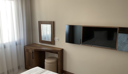 Standard Room, 1 Queen Bed, Non Smoking, Garden View