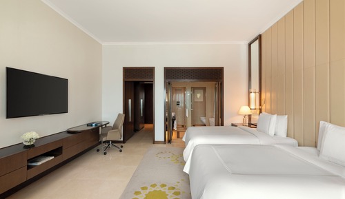 Premium Room, Balcony (Twin Bed, Corniche view)