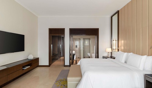Premium Room, Balcony (Corniche view)