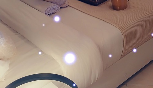 Comfort Room, Balcony