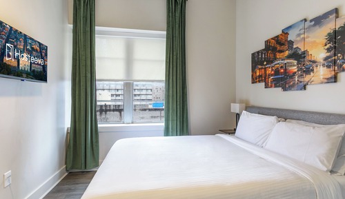 Luxury Condo, Multiple Beds