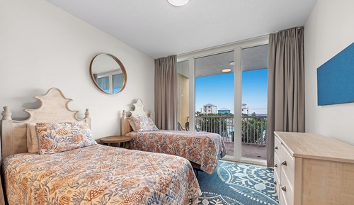 Family Condo, 4 Bedrooms, Balcony, Pool View