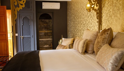 Honeymoon Suite