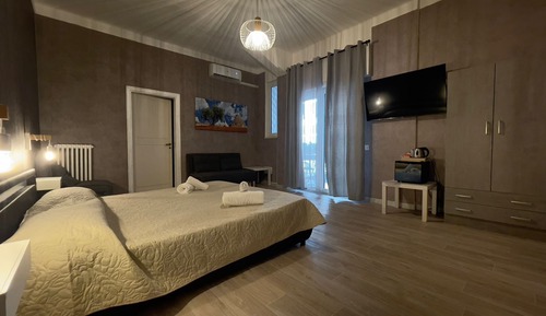 Deluxe Room, 1 Bedroom, Balcony, Courtyard View