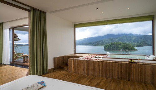 Luxury Jacuzzi  Villa