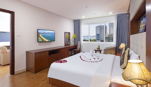 Luxury Suite, 1 Bedroom, Non Smoking, Beach View