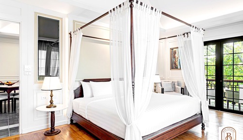Honeymoon Suite