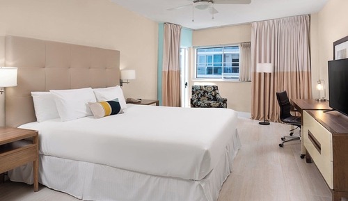 Deluxe Partial Ocean View King