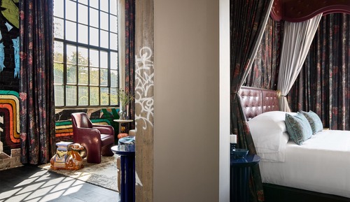 Suite, 1 King Bed, Corner