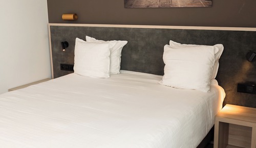 Room (Superior room)