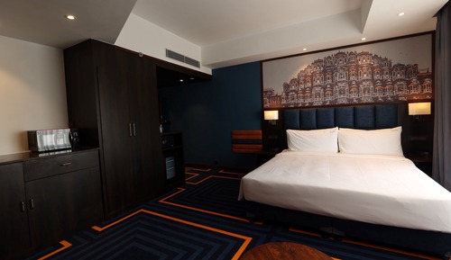 Suite, 1 King Bed