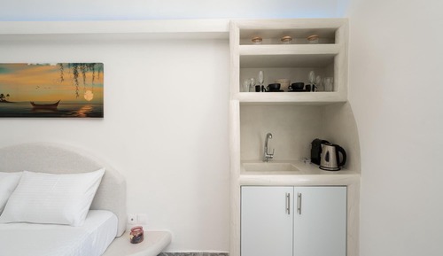 Apartment, Smoking