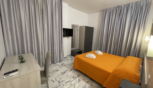 Deluxe Room, 1 Double Bed, Ensuite, City View