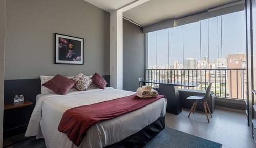 Deluxe Studio (517584)