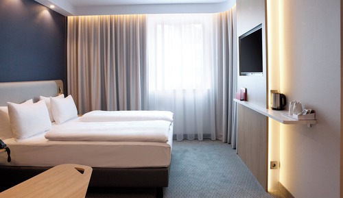 Standard Room, 1 Queen Bed