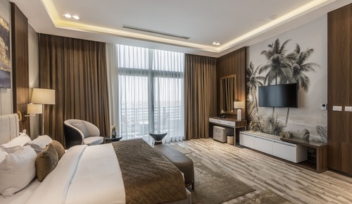 Deluxe suite lake view