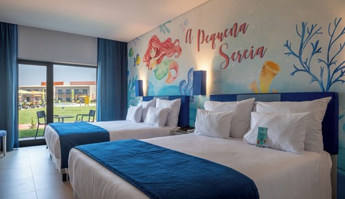 Premium Family (3 Adults)