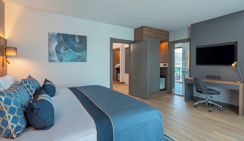 Executive Suite, Jetted Tub