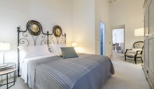 Senior Apartment